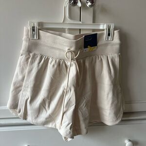 Old Navy Women's Cream Athletic Shorts